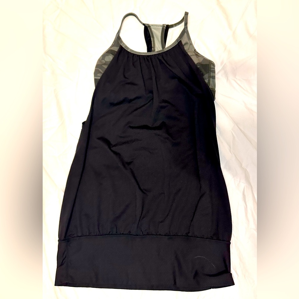 Lululemon tank with built in sports bra size small